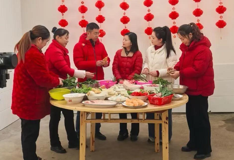 饶嫜悦家庭.webp.png