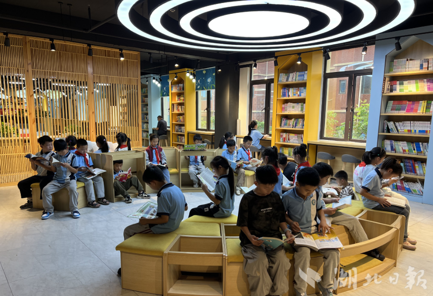 嘉鱼县实验小学举行“全国文明校园”授牌仪式(1).docx